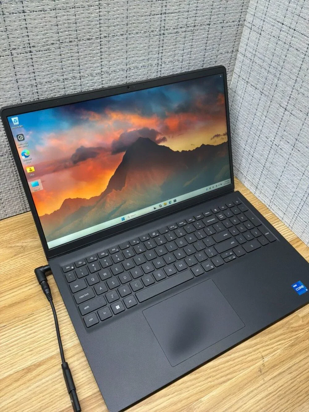 Dell Vostro 15 3510 Laptop 11th Gen Intel Core i5-1135G7 8GB RAM 256GB SSD